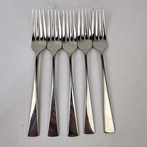 Mikasa LUCIA Stainless Glossy Flatware Silverware Set Lot 5 Dinner Forks 8"